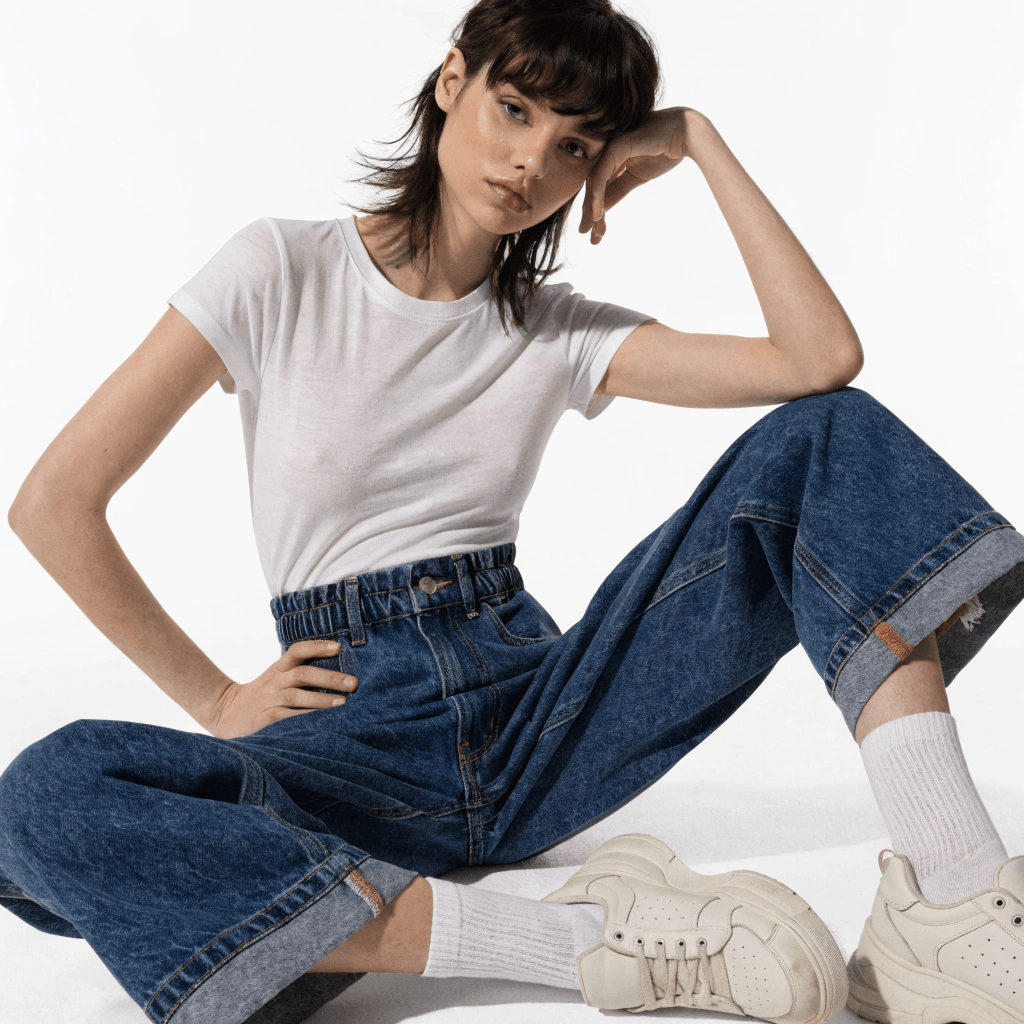 Home young russian woman with modern textured layer c (2)